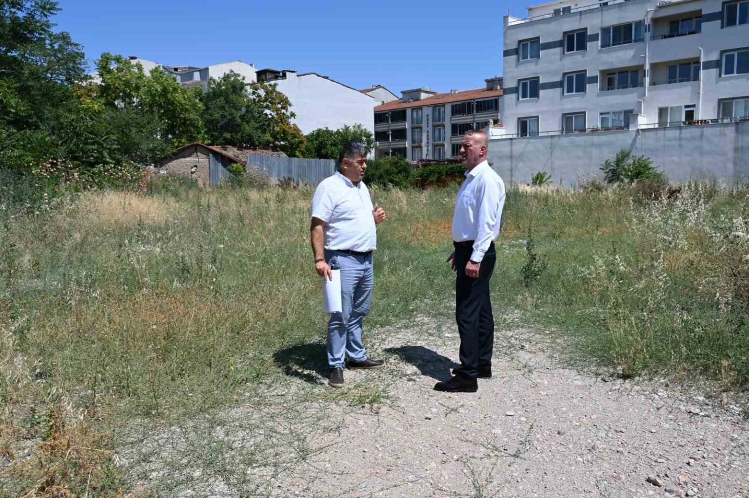 karacabey-belediyesinden-otopark-ve-cocuk-parki-projesi