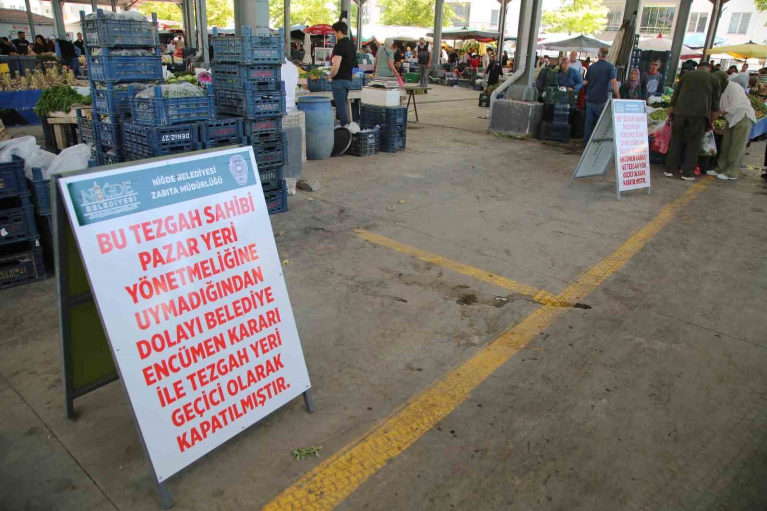 nigdede-pazar-yerlerinde-kurala-uymayan-tezgahlar-kapatiliyor