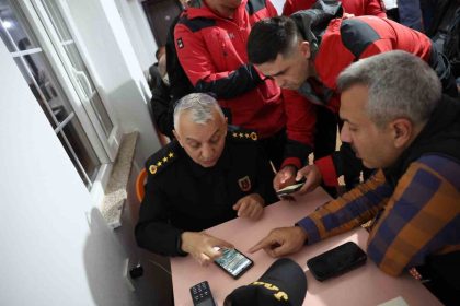 rize-valisi-baydas-kaybolan-jet-ucagi-icin-calismalari-yerinde-takip-ediyor
