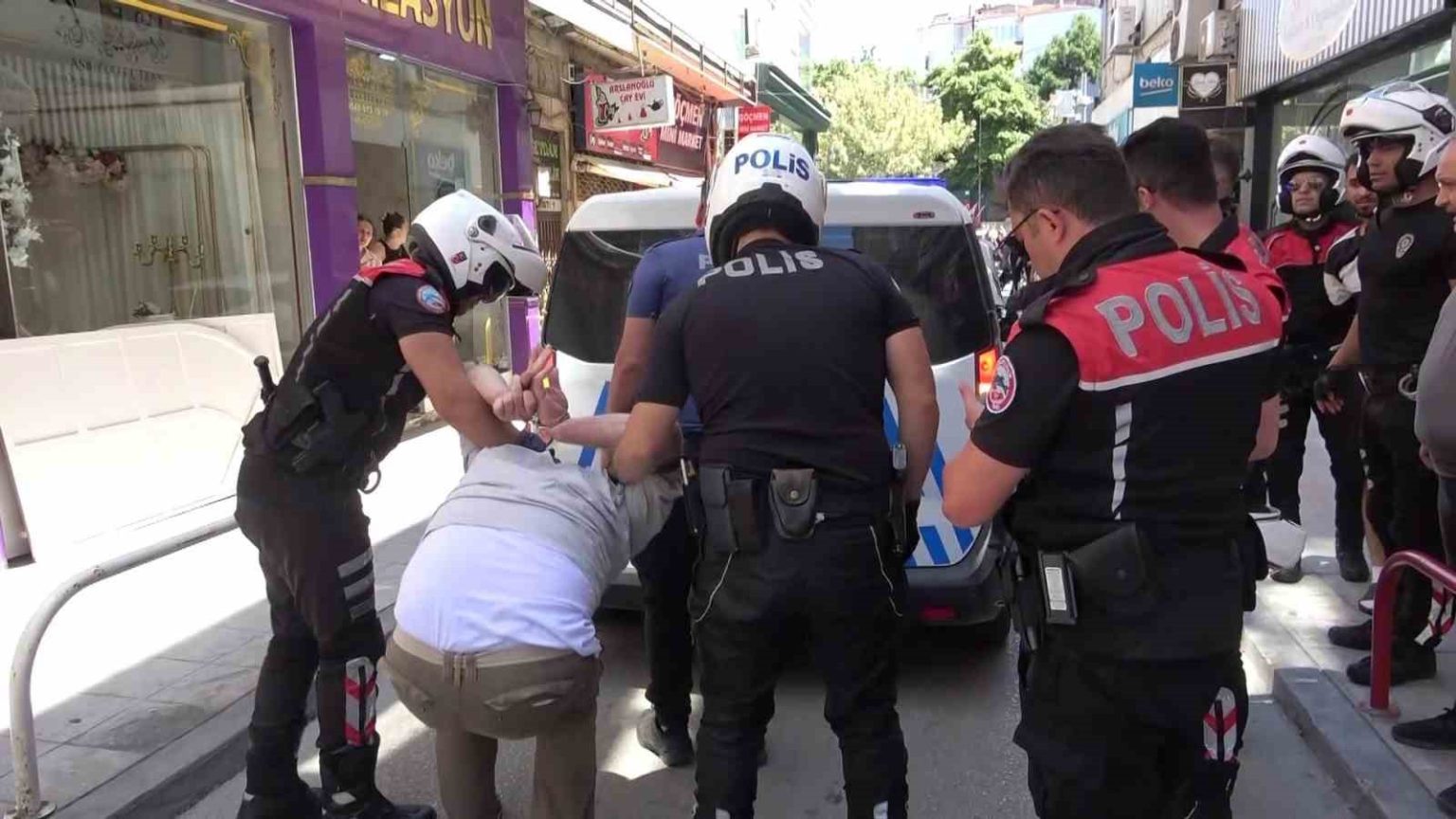 samsun-valiliginden-aciklama-adli-ve-idari-sorusturma-baslatildi-polis-memuru-gorevden-uzaklastirildi