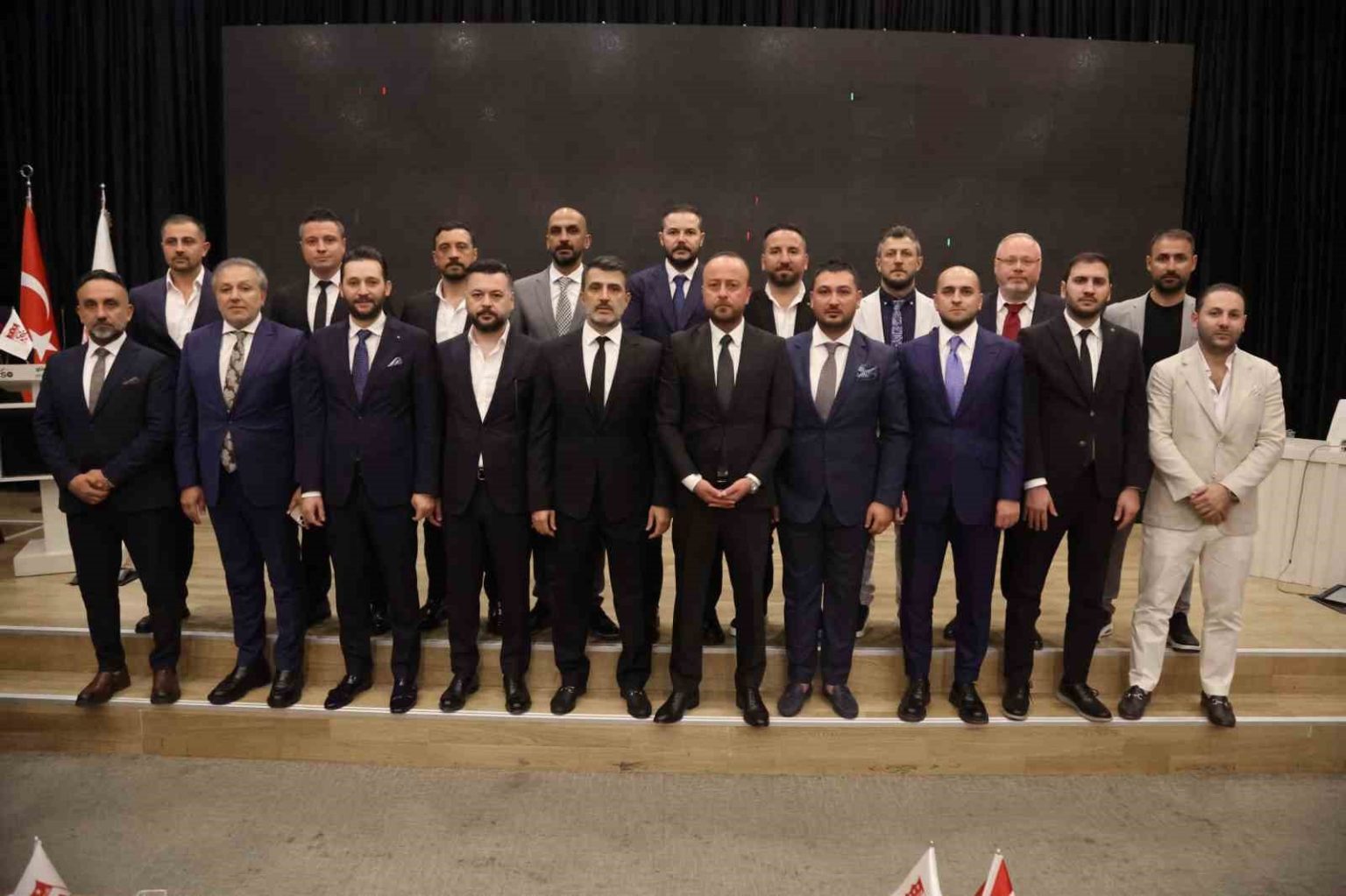 sivassporda-yeni-yonetim-kurulunda-gorev-dagilimi-yapildi