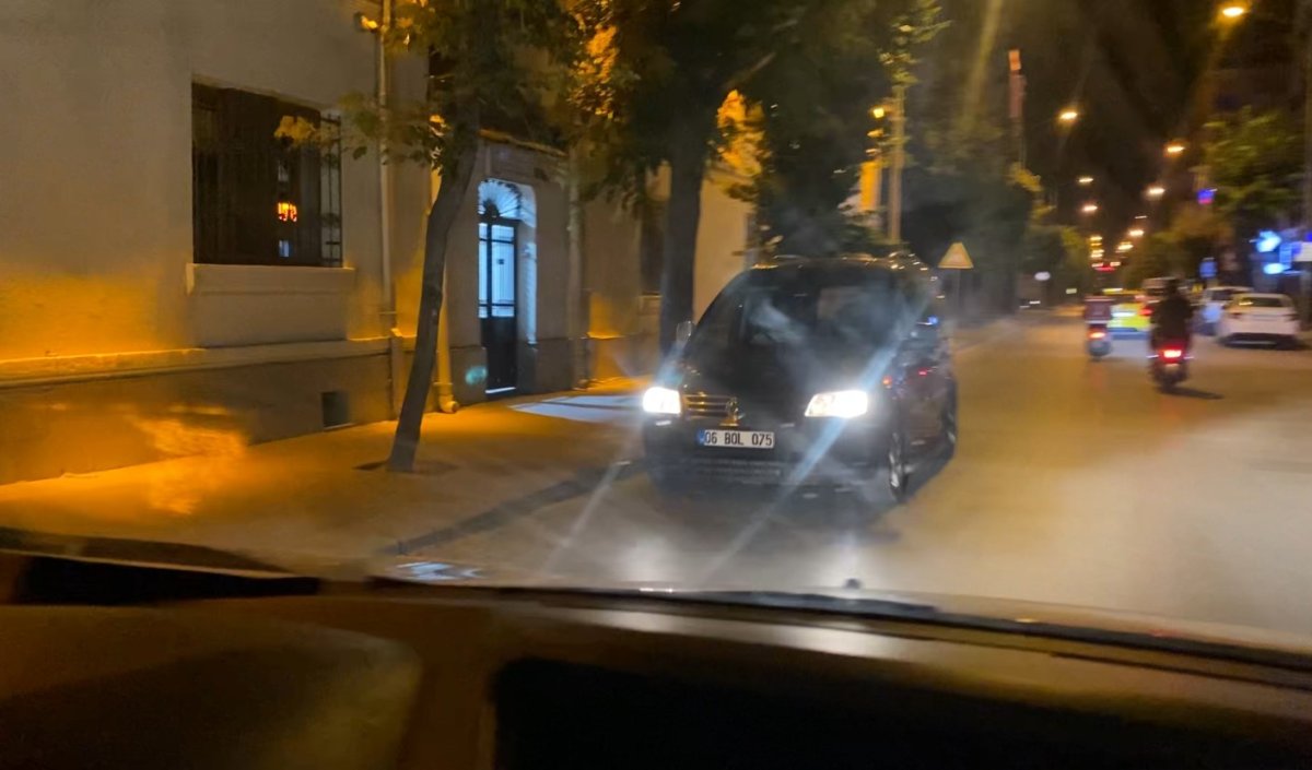ters-yonden-giden-otomobil-trafigi-tehlikeye-atti