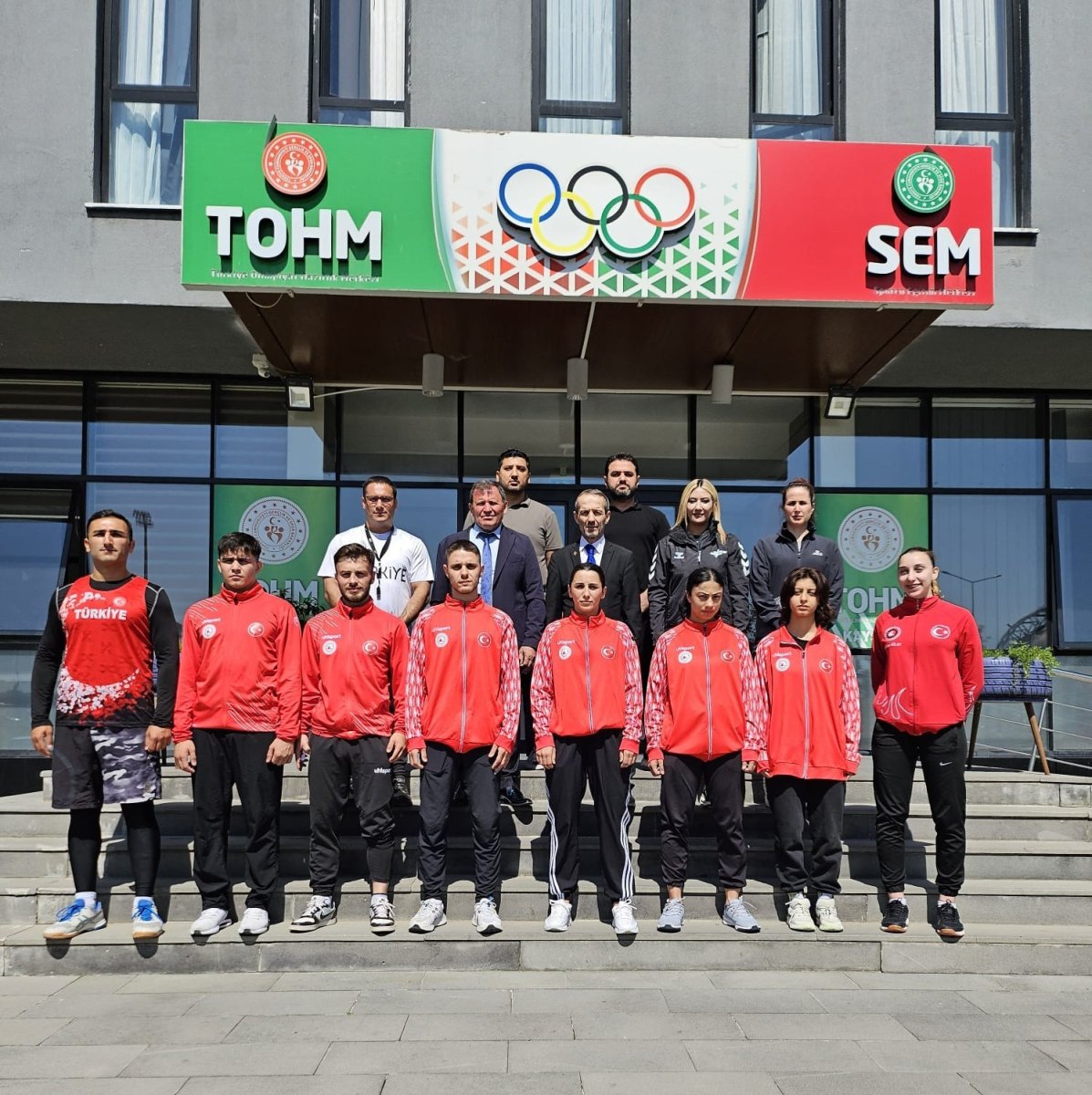 turkiye-wushu-kung-fu-federasyonu-baskani-akyuz-kayseride-sporcularla-bulustu
