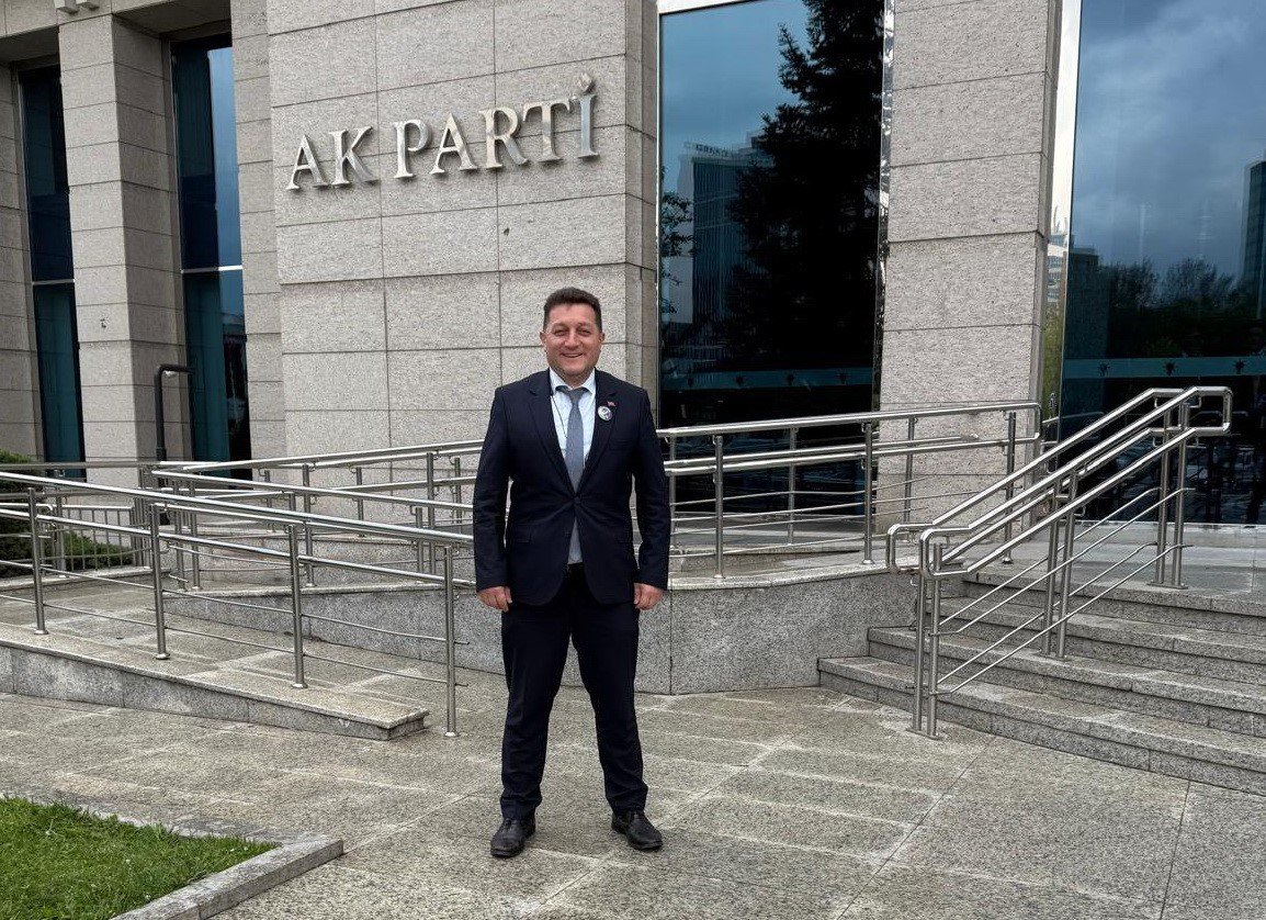 ak-parti-vezirkopru-ilce-baskani-ali-faik-camurcu-gorevinden-istifa-etti