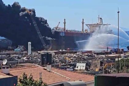 aliagada-tanker-gemide-yangin-devam-ediyor