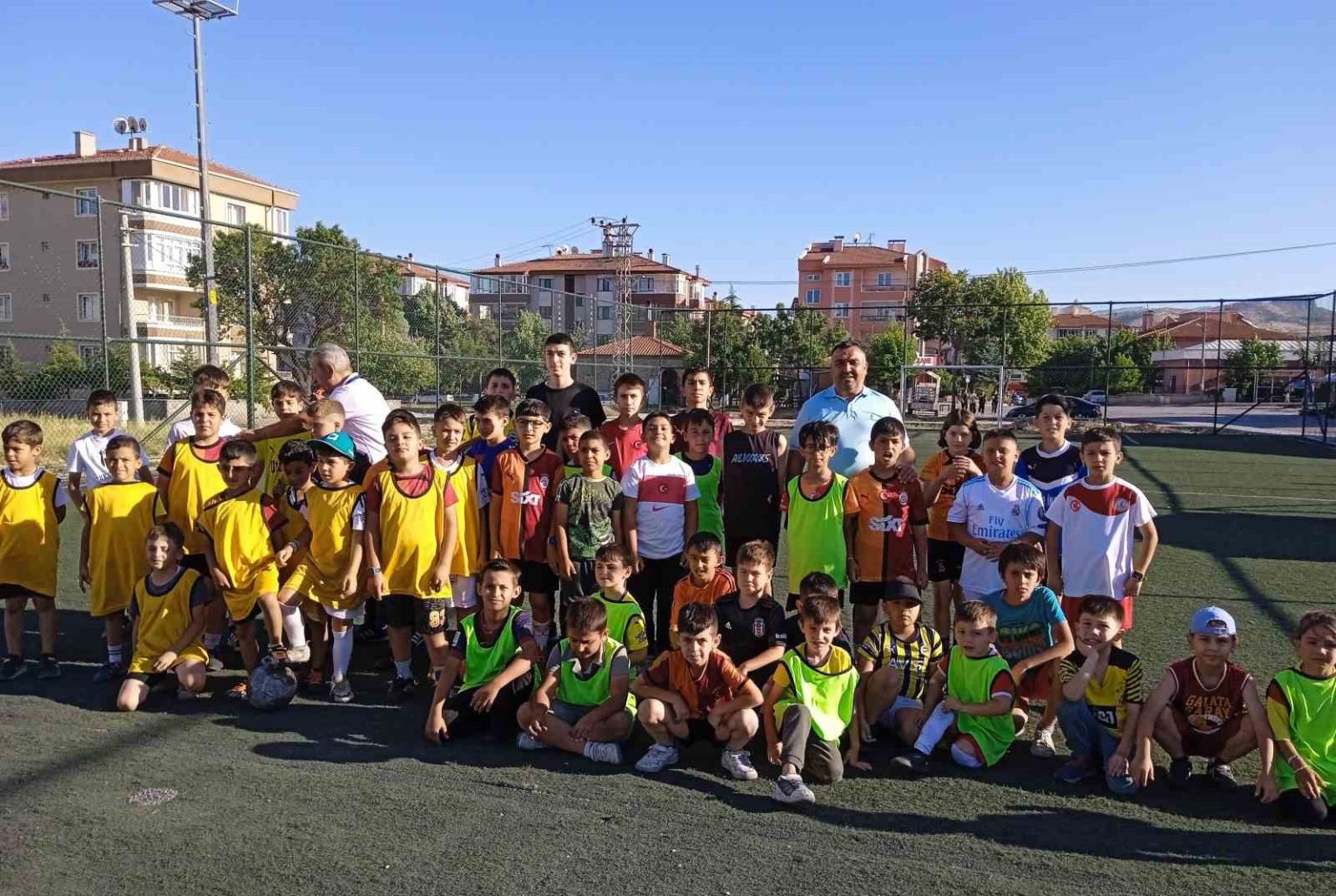 cocuklara-yonelik-futbol-kursu-basladi