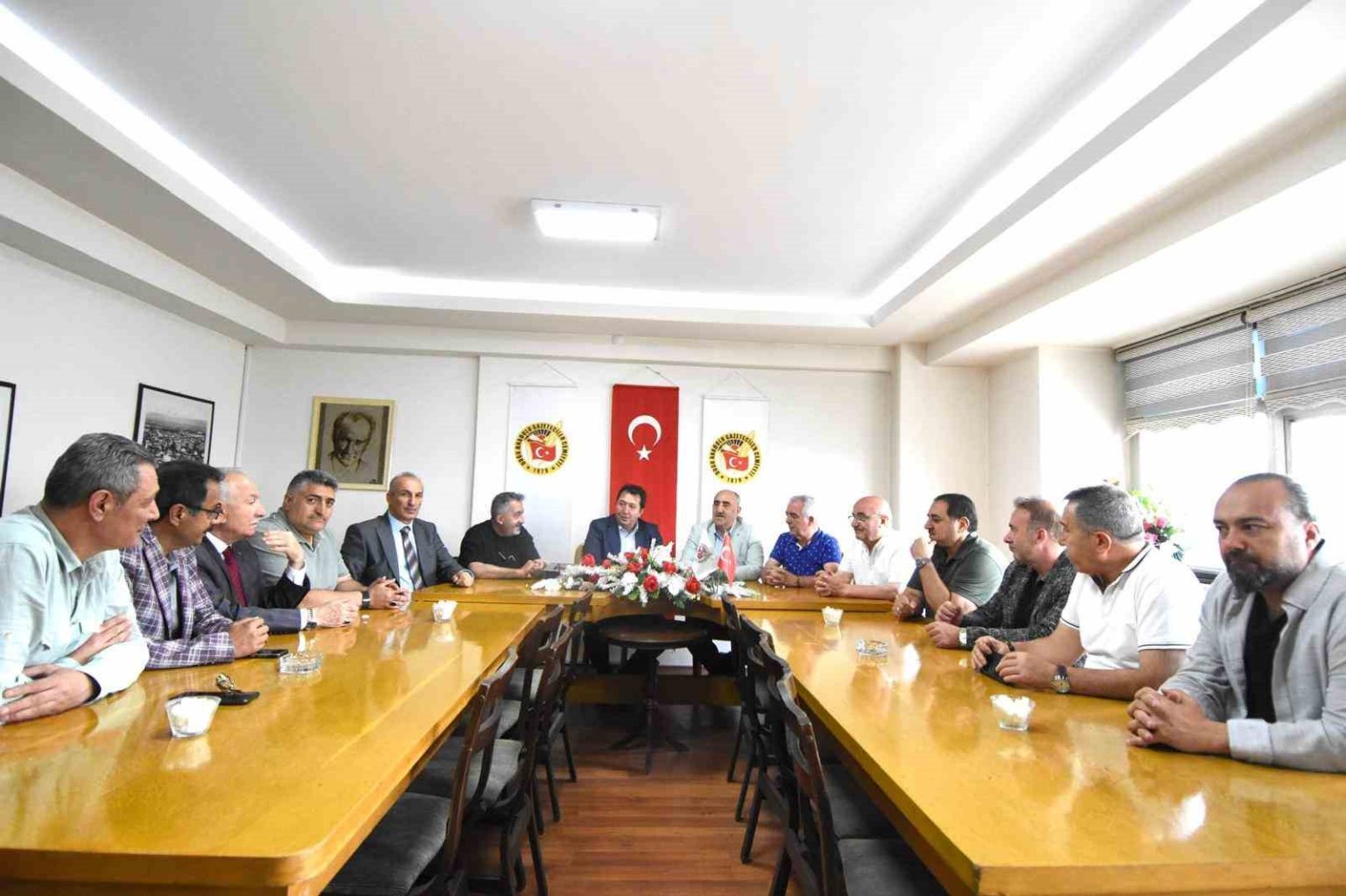 erzurum-kent-konseyinden-dagc-baskani-turkeze-hayirli-olsun-ziyareti