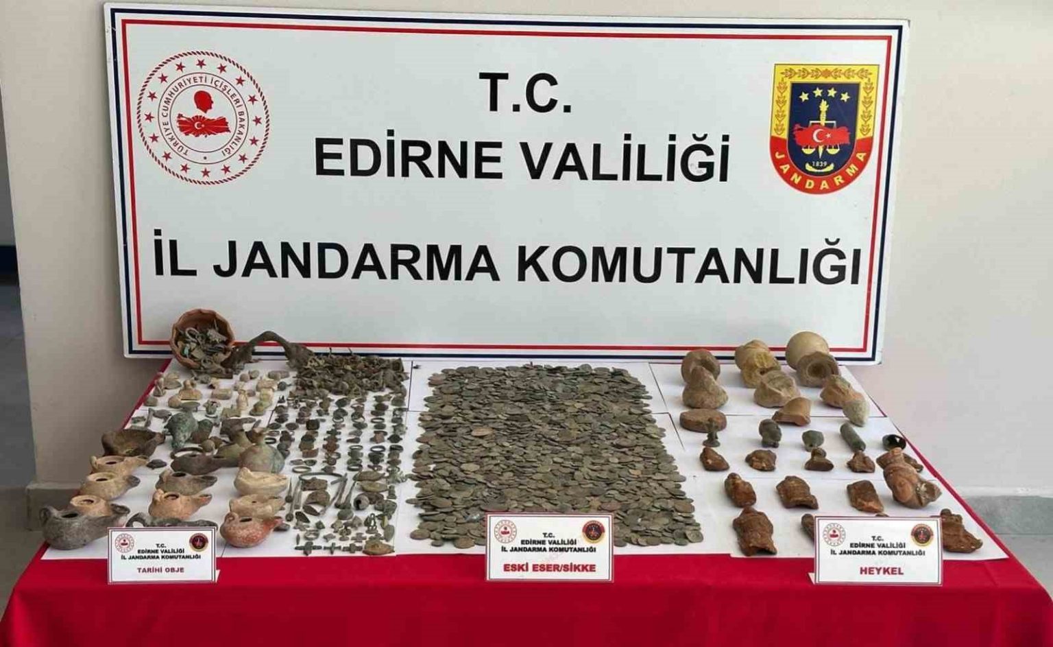 kesanda-cok-sayida-tarihi-eser-ele-gecirildi