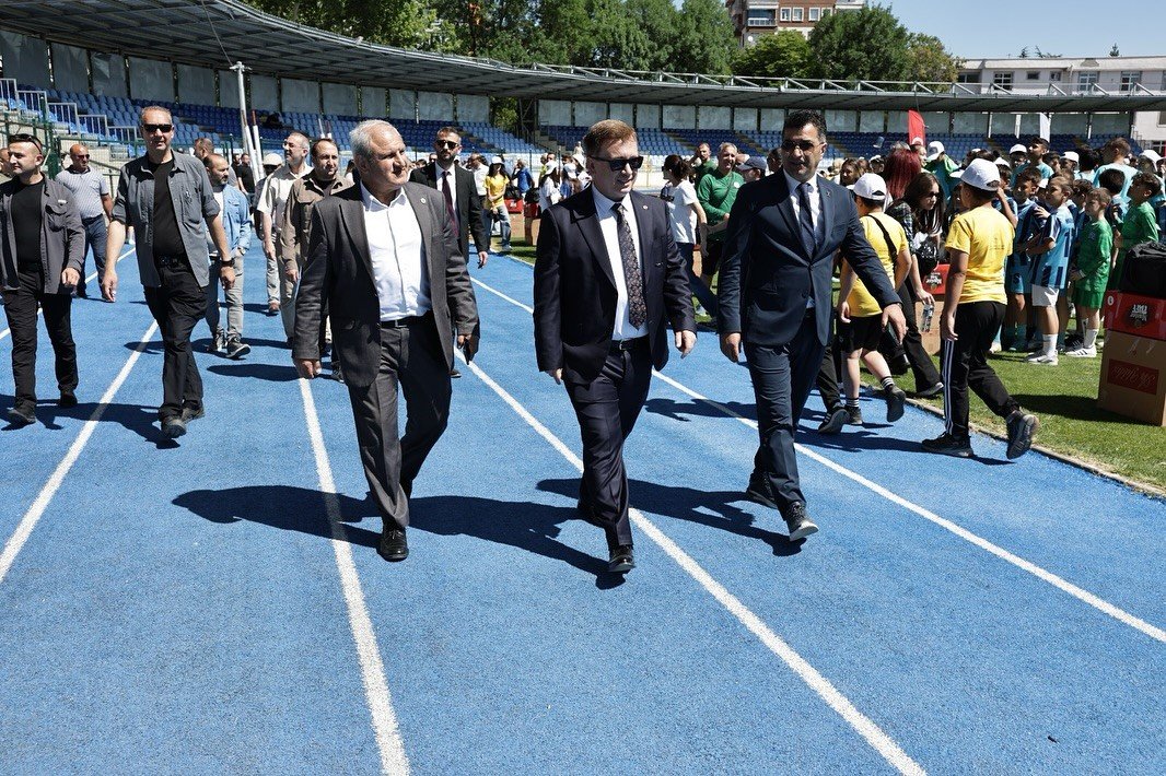 kutahyada-yaz-spor-okullari-coskuyla-acildi