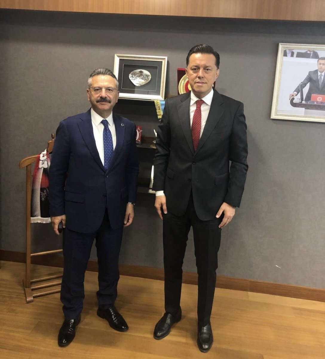 milletvekili-hatipoglu-vali-aksoyu-tbmmde-agirladi