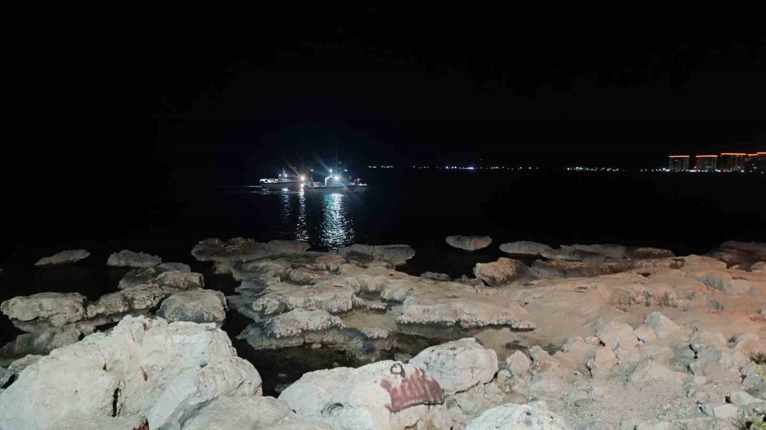 tatilde-gece-denize-giren-kadin-avukat-boguldu
