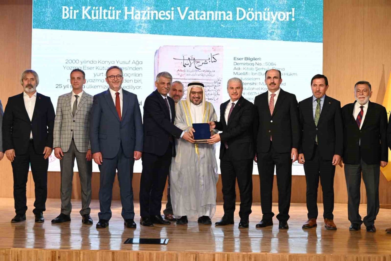 yurt-disina-kacirilan-nadide-yazma-eserlerden-kitab-serhul-esma-yeniden-konyaya-kazandirildi