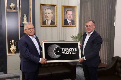 baskan-ozdogan-ilcemizi-yarina-hep-birlikte-tasiyoruz