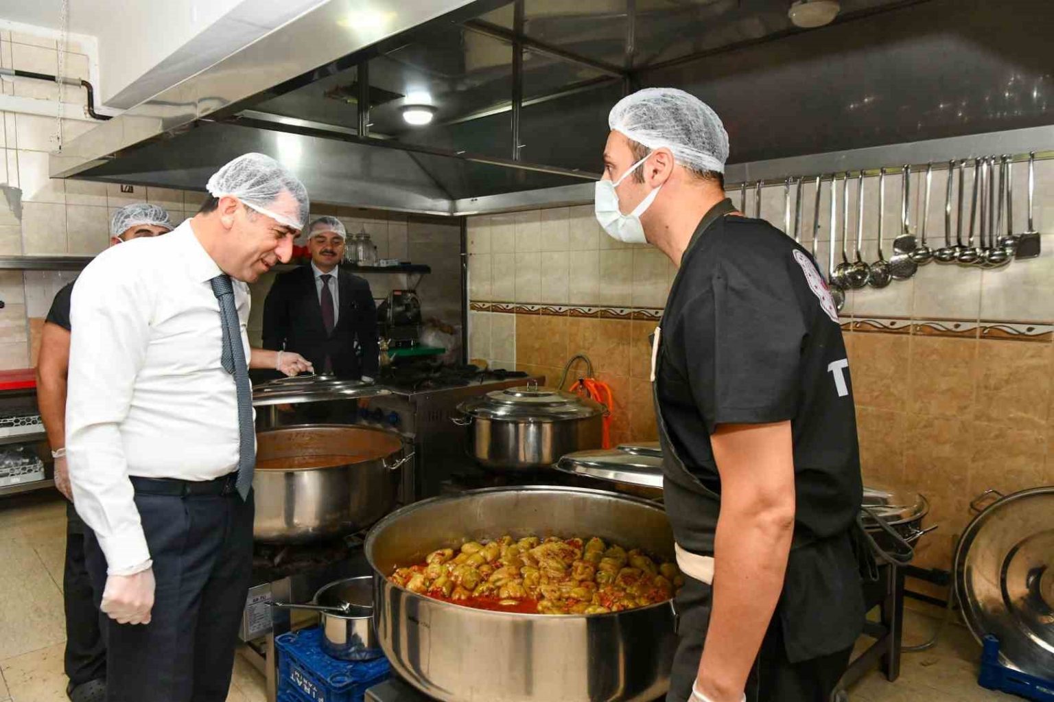 tuncelide-228-haneye-ucretsiz-sicak-yemek-hizmeti