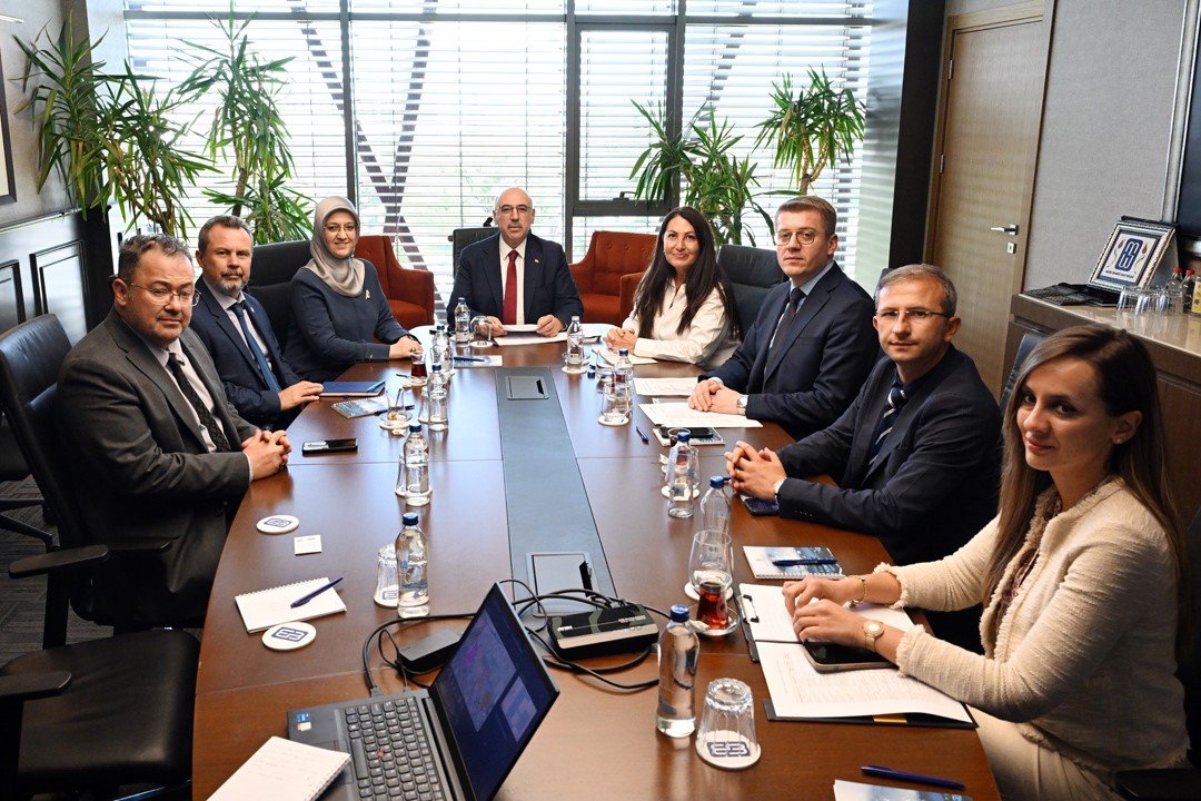 yok-ve-tobbun-is-birliginde-manisa-cbu-ogrencilerine-firsat