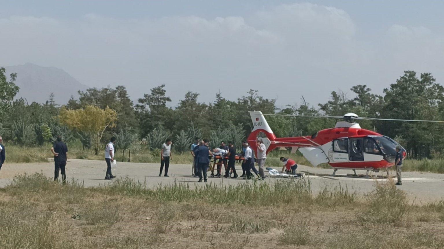 70-yasindaki-hasta-ambulans-helikopter-ile-vana-getirildi