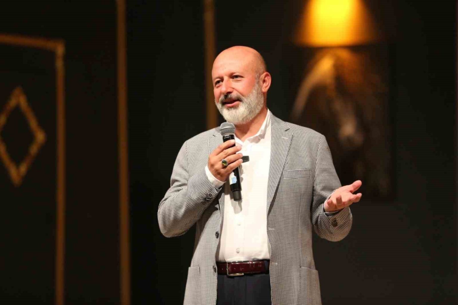 baskan-colakbayrakdar-sira-disi-farkli-hizmetlerle-vatandasimizin-yanindayiz