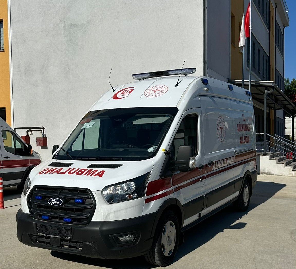 duzceye-yeni-tam-donanimli-ambulans-tahsis-edildi