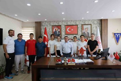 judonun-yildizlari-basarilarini-il-muduru-demiri-ile-paylasti
