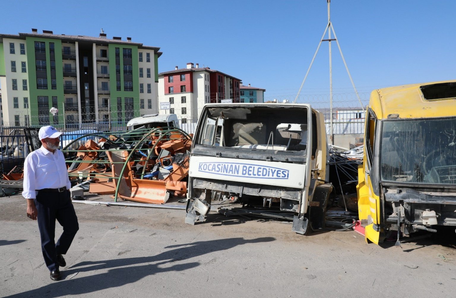 baskan-colakbayrakdar-atolyelerimiz-sanayi-sitesi-gibi-calisiyor-ekonomiye-katki-sagliyor