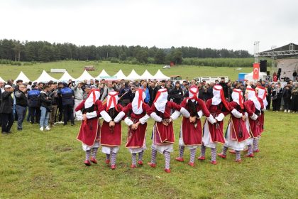 baskan-demir-gole-kultur-ve-kasar-festivaline-katildi