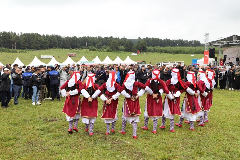 baskan-demir-gole-kultur-ve-kasar-festivaline-katildi