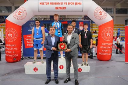 bayburtta-boks-sampiyonasi-sona-erdi