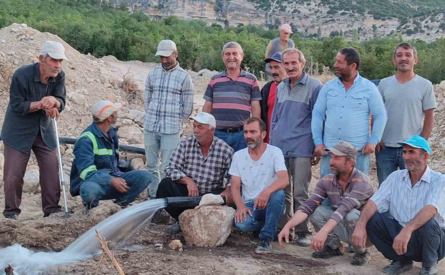 emekli-olup-dondugu-memleketinin-su-sikintisini-cozdu