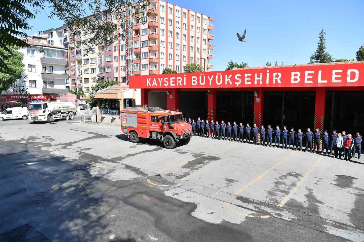 manisa-ve-izmirdeki-yanginlara-mudahale-eden-kahraman-itfaiyeciler-kayseriye-dondu