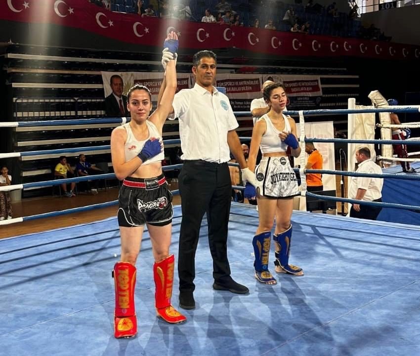 turkiye-kick-boks-sampiyonasinda-elaziga-madalya-yagmuru