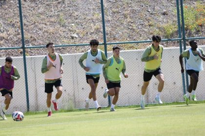 alanyaspor-kamp-icin-erzurumda