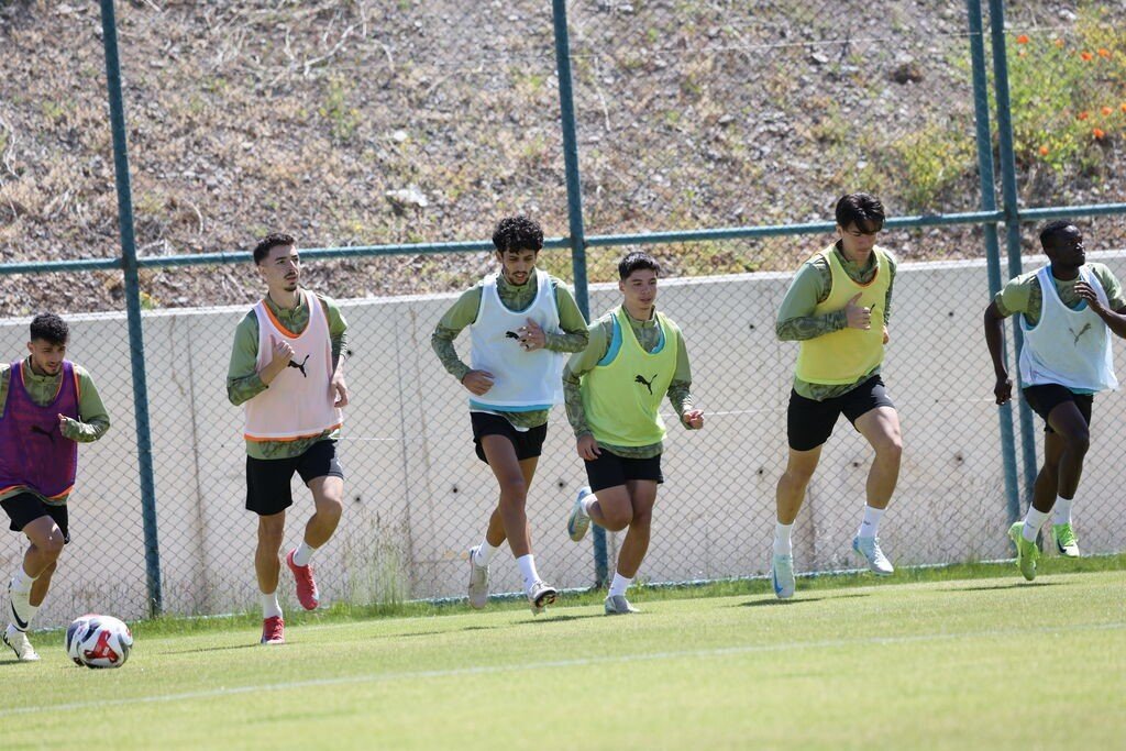 alanyaspor-kamp-icin-erzurumda