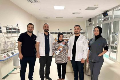 batmanda-900-gram-dunyaya-gelen-bebek-2-kiloya-ulasarak-hayata-tutunmayi-basardi