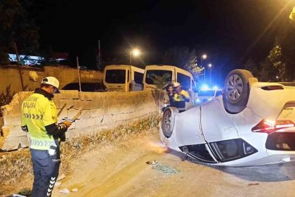duvara-ve-baska-bir-araca-carpip-takla-atti-aractan-cikip-kayiplara-karisti