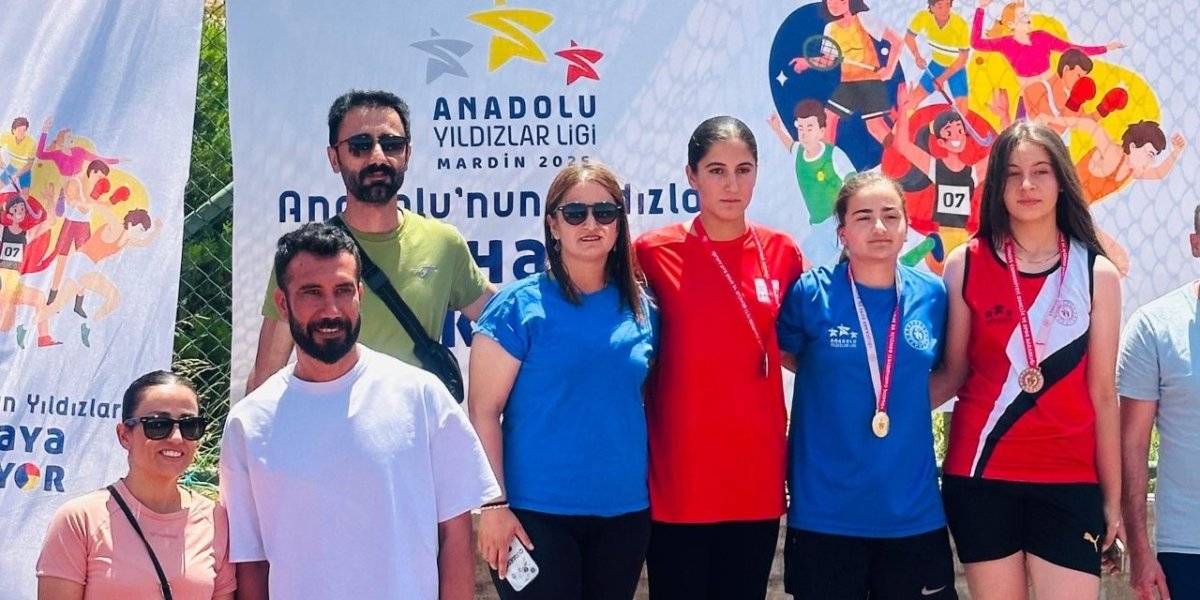 hakkarili-sporculardan-buyuk-basari