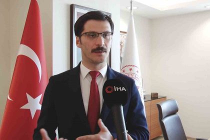halk-sagligi-genel-muduru-demirkol-11-00-16-00-arasi-zorunlu-olmadikca-disari-cikmayin