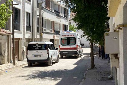 ikinci-kattan-dusen-kucuk-cocuk-hastaneye-kaldirildi