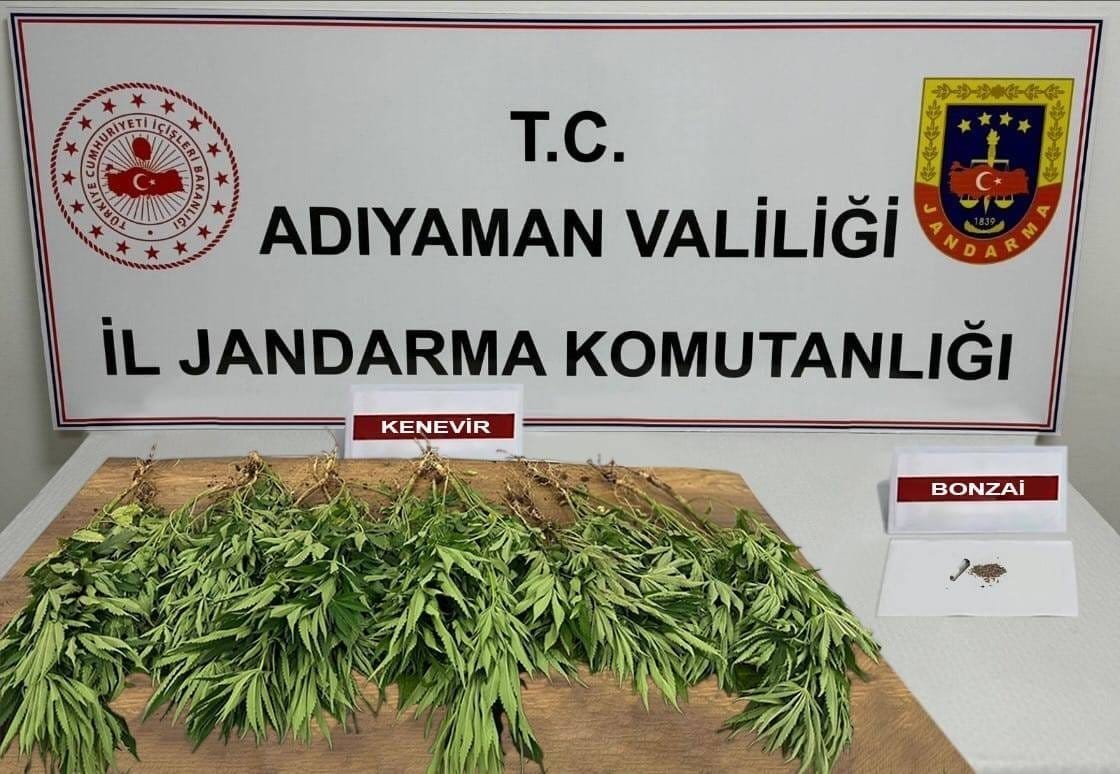 jandarma-ekipleri-uyusturucuya-gecit-vermiyor