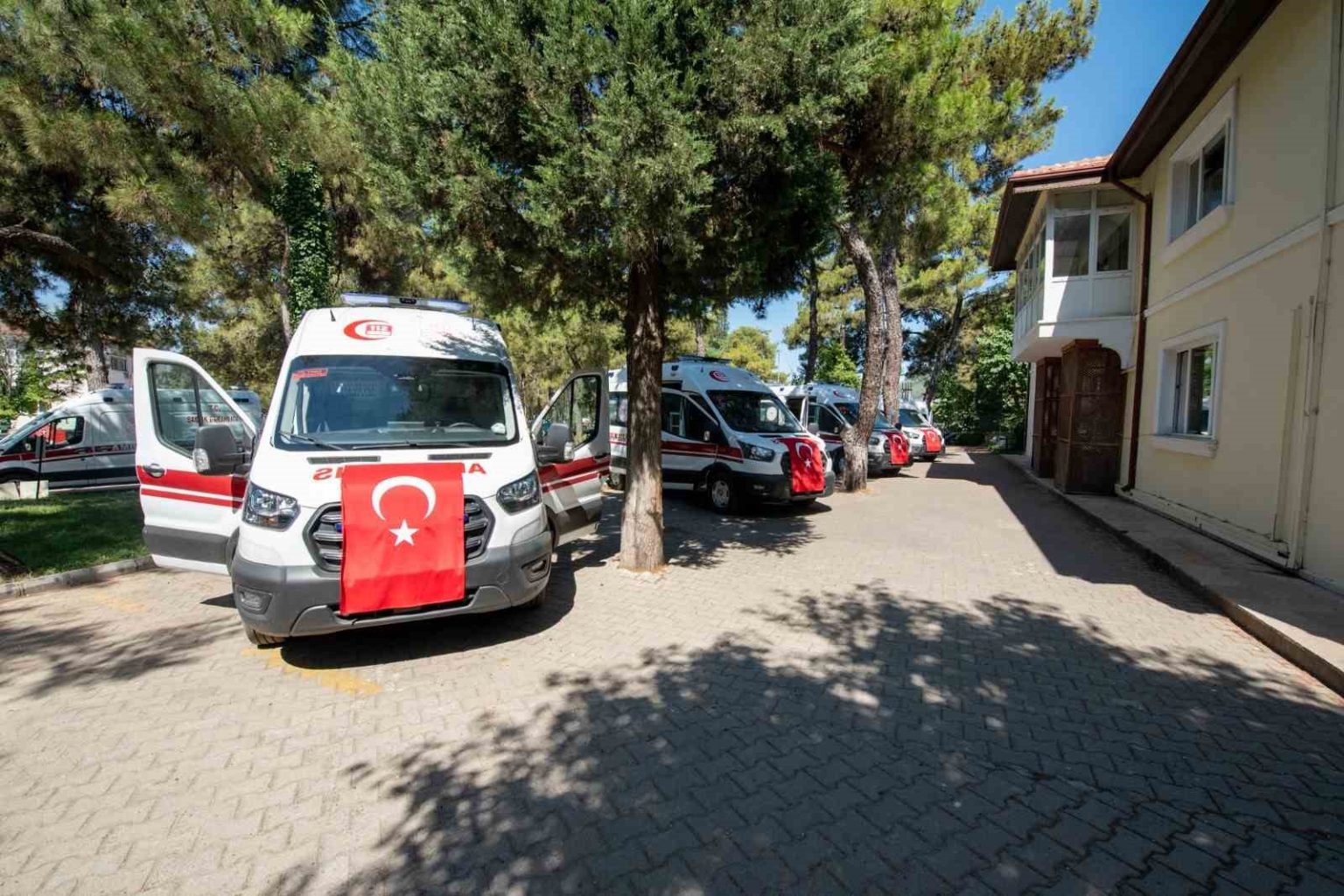 muglaya-4-yeni-ambulans-tahsis-edildi