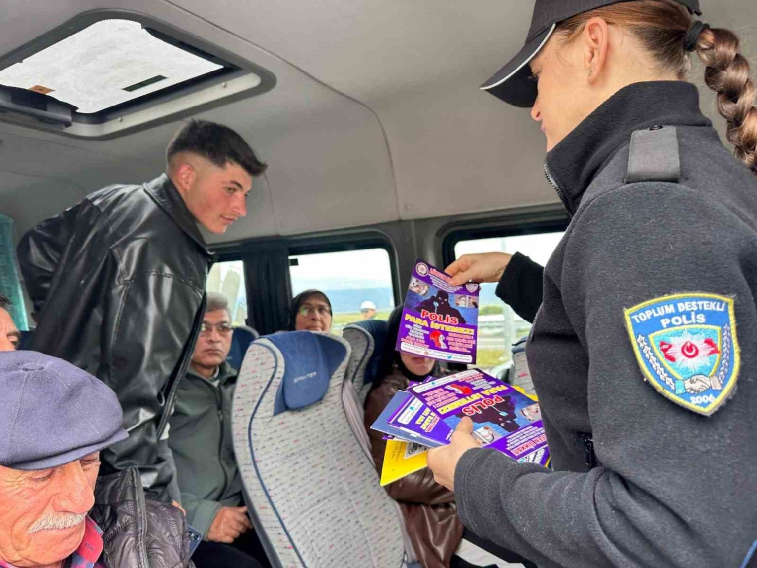 polisten-vatandaslara-dolandiricilik-ve-kades-bilgilendirmesi