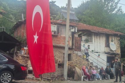 sehit-sozlesmeli-er-ahmet-kusak-son-yolculuguna-ugurlandi