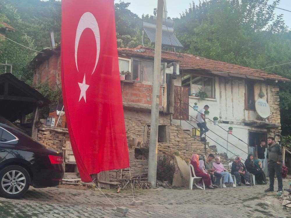 sehit-sozlesmeli-er-ahmet-kusak-son-yolculuguna-ugurlandi