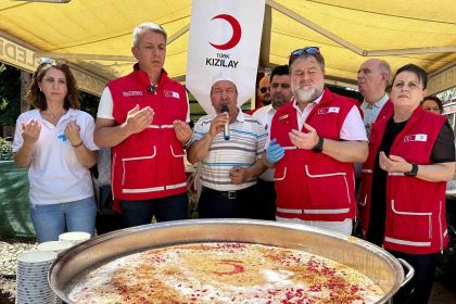 turk-kizilay-manisadan-1000-kisiye-asure-ikrami