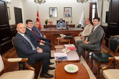 vali-yigitbasi-baskanliginda-degerlendirme-toplantisi-yapildi