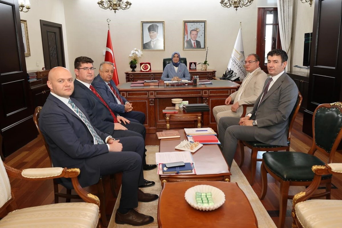 vali-yigitbasi-baskanliginda-degerlendirme-toplantisi-yapildi