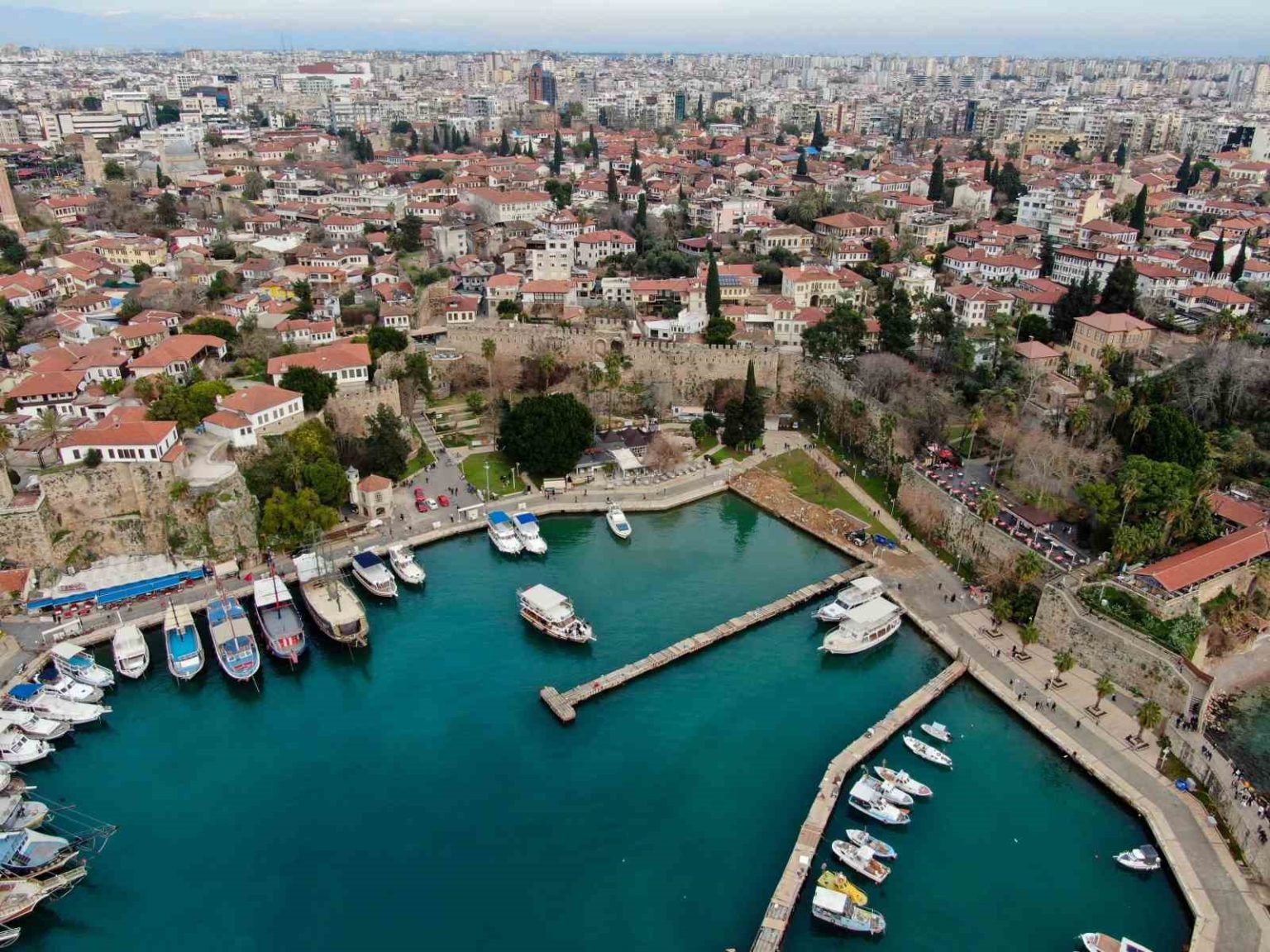 antalyada-fiyat-indirimine-ragmen-otellerde-doluluk-beklenti-altinda-kaldi