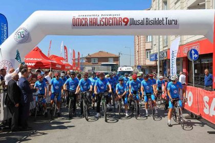 arnavutkoyde-9-omer-halisdemir-bisiklet-turu-basladi