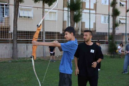 aydin-buyuksehir-belediyesinin-okculuk-kursu-ilgi-goruyor