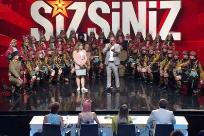 balikesirli-lise-ogrencilerinin-kuvayi-milliye-gosterisi-yari-finale-kaldi