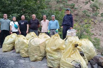 cisad-gonulluleri-33-cuval-cop-topladi